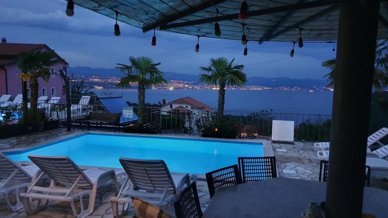 Apartments Kroatien Lovran Eksteriør billede